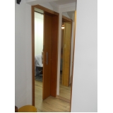 loja de porta de madeira de correr para quarto Heliópolis